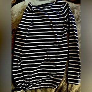 Maternity top size small